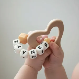 Anneau de Dentition Personnalisé Cœur en Bois Naturel & Silicone 🌳👶